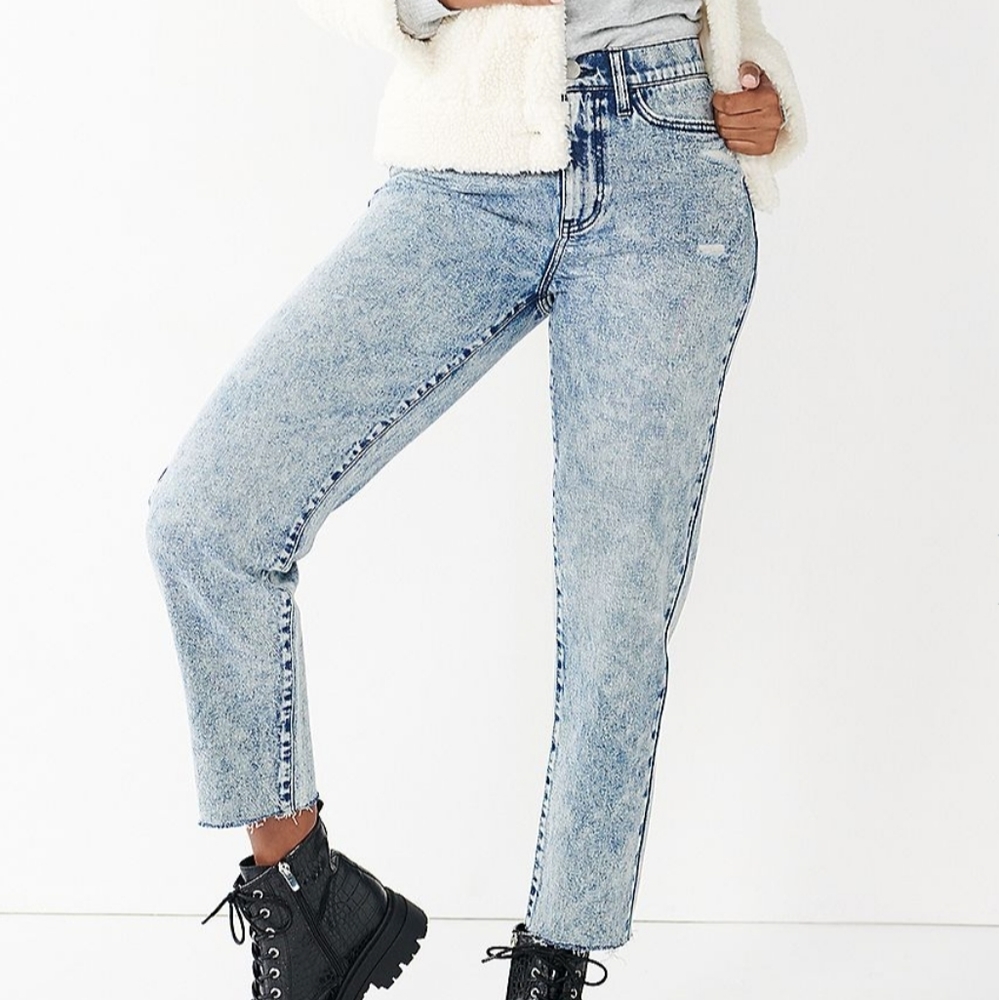 SO high-rise acid washed mom jean, like new